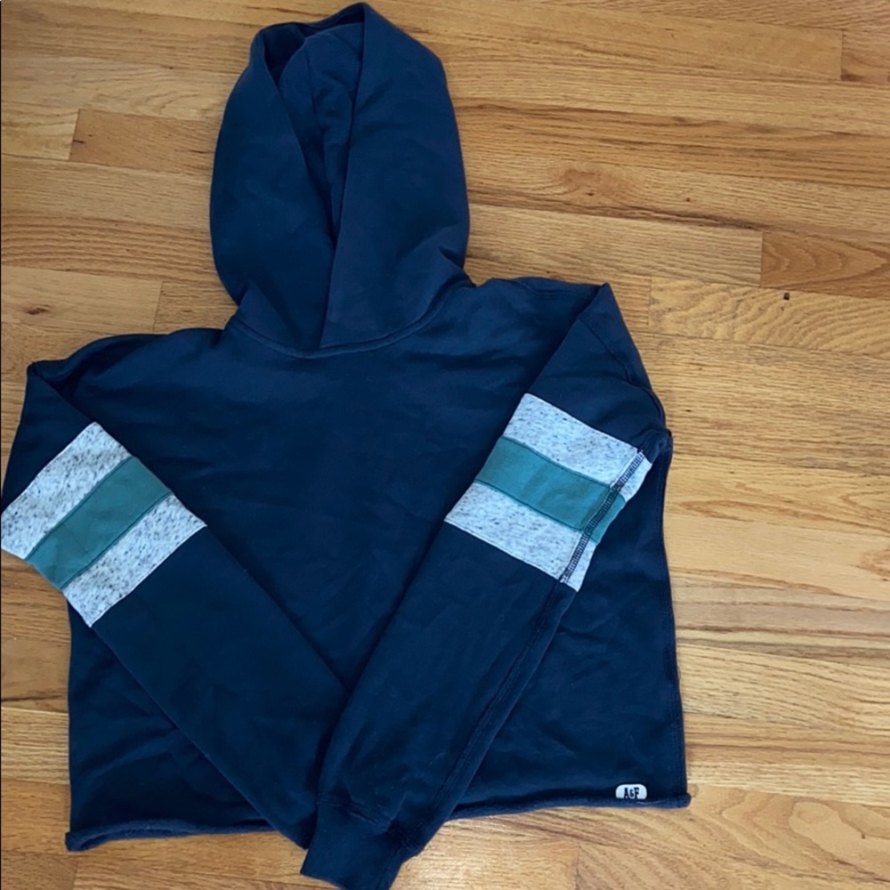 Abercrombie & Fitch cropped hoodie